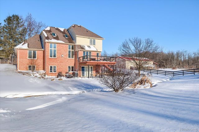 2051 E Oakwood Road, Addison Township, MI 48370