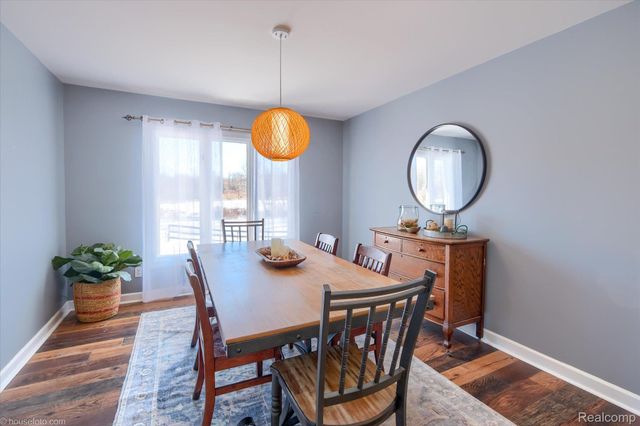 2051 E Oakwood Road, Addison Township, MI 48370