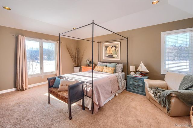 2051 E Oakwood Road, Addison Township, MI 48370