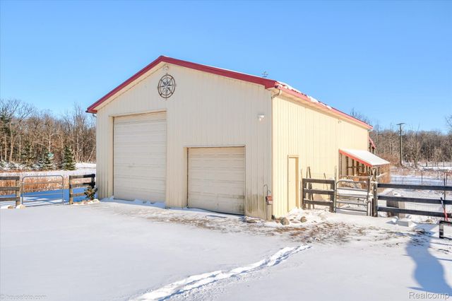 2051 E Oakwood Road, Addison Township, MI 48370