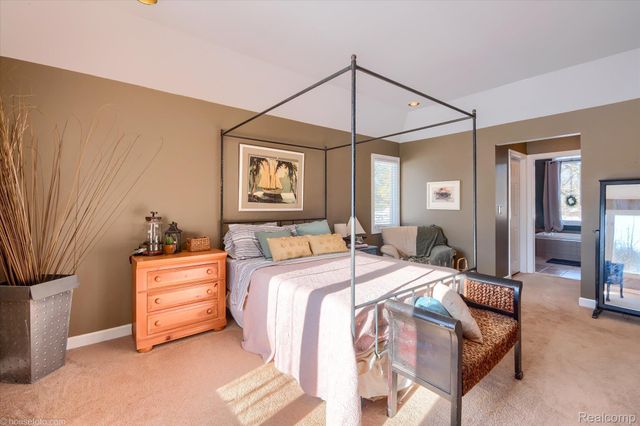 2051 E Oakwood Road, Addison Township, MI 48370