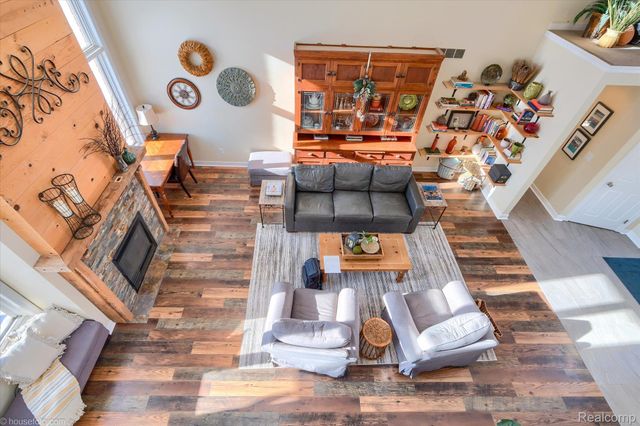 2051 E Oakwood Road, Addison Township, MI 48370