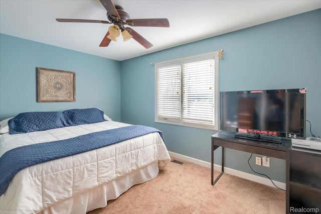 2051 E Oakwood Road, Addison Township, MI 48370