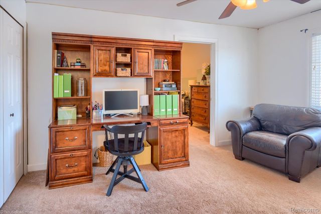 2051 E Oakwood Road, Addison Township, MI 48370