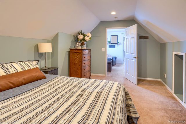 2051 E Oakwood Road, Addison Township, MI 48370