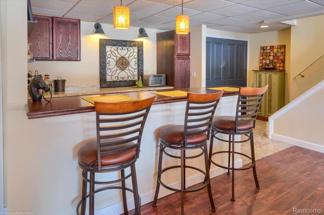 2051 E Oakwood Road, Addison Township, MI 48370