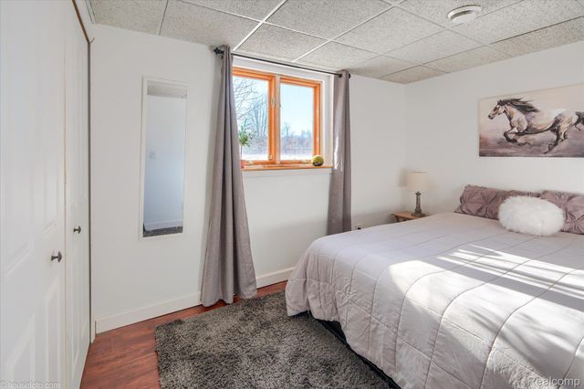 2051 E Oakwood Road, Addison Township, MI 48370