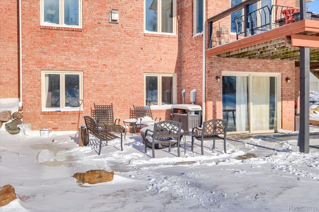 2051 E Oakwood Road, Addison Township, MI 48370