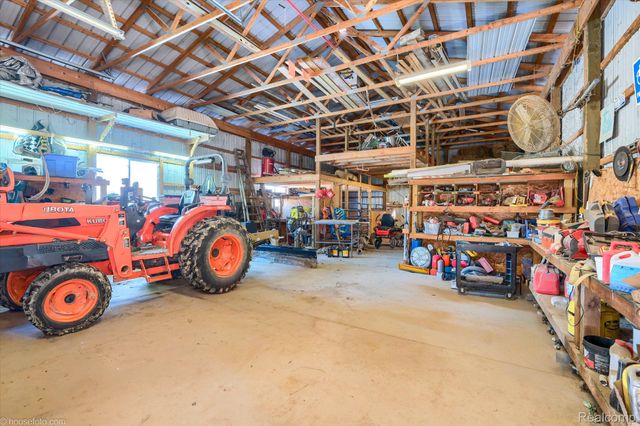 2051 E Oakwood Road, Addison Township, MI 48370