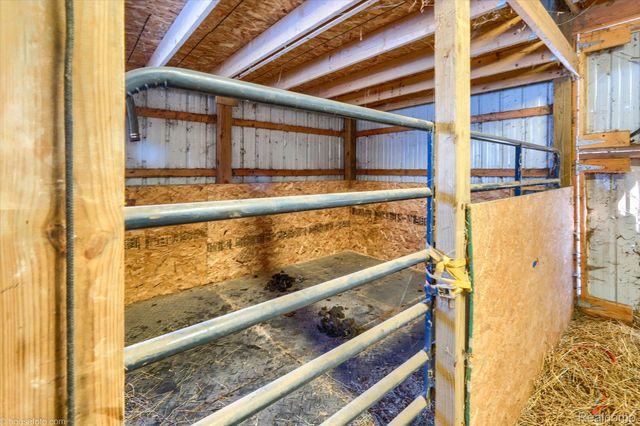 2051 E Oakwood Road, Addison Township, MI 48370