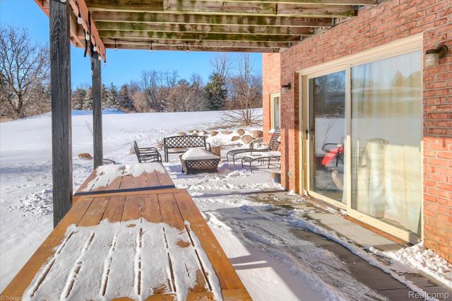 2051 E Oakwood Road, Addison Township, MI 48370