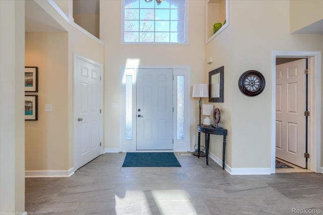 2051 E Oakwood Road, Addison Township, MI 48370