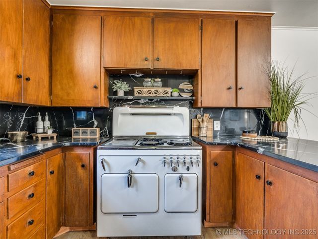 2528 E 57th Street, Tulsa, OK 74105