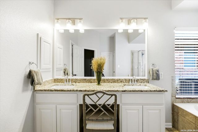 26915 Trinity Hts, San Antonio, TX 78261