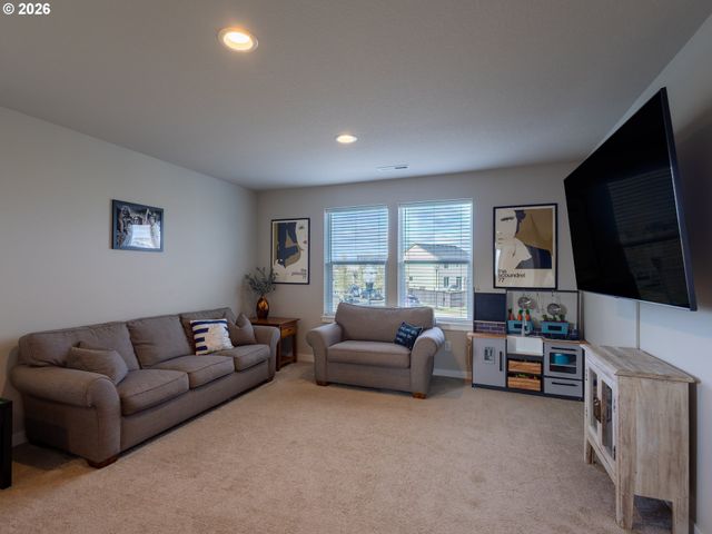 8827 N 1ST Cir, Ridgefield, WA 98642