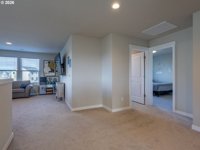 8827 N 1ST Cir, Ridgefield, WA 98642