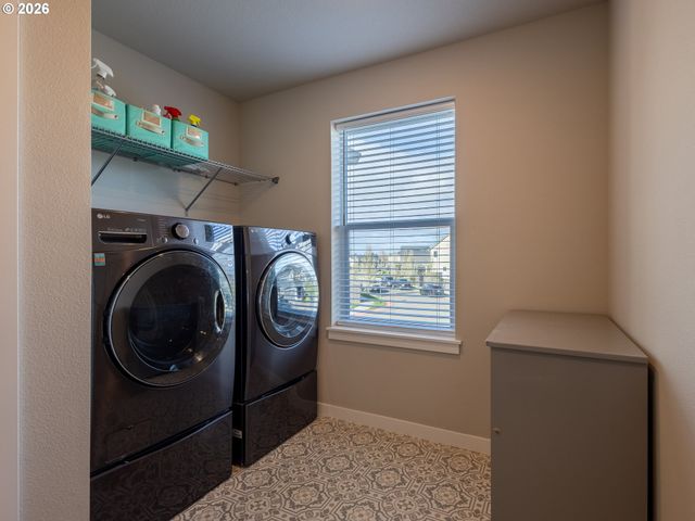 8827 N 1ST Cir, Ridgefield, WA 98642