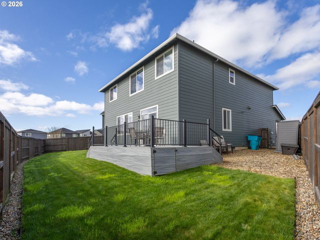 8827 N 1ST Cir, Ridgefield, WA 98642