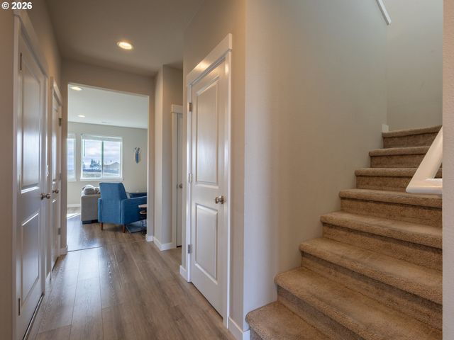 8827 N 1ST Cir, Ridgefield, WA 98642