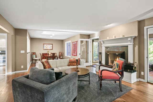 142 Wildwood Bay Drive, Mahtomedi, MN 55115