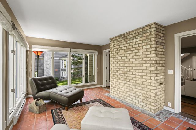 142 Wildwood Bay Drive, Mahtomedi, MN 55115