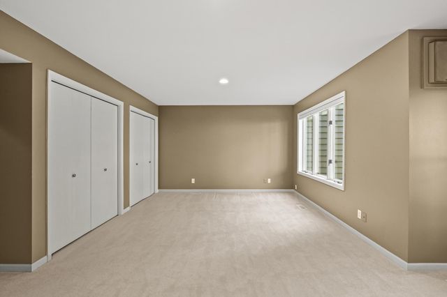 142 Wildwood Bay Drive, Mahtomedi, MN 55115