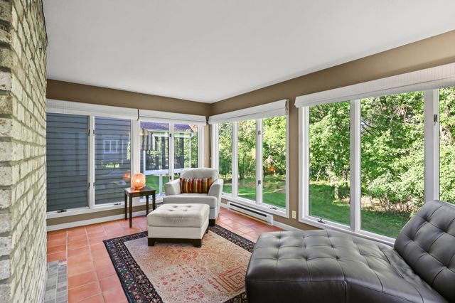 142 Wildwood Bay Drive, Mahtomedi, MN 55115