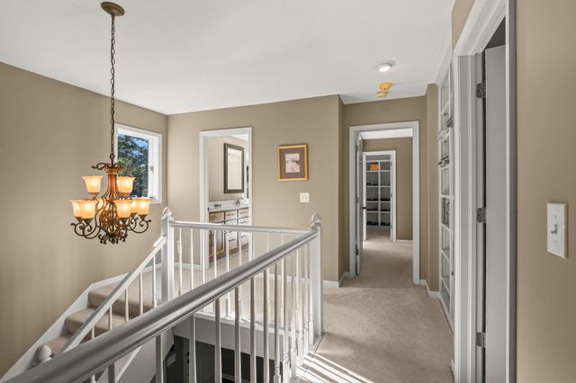 142 Wildwood Bay Drive, Mahtomedi, MN 55115