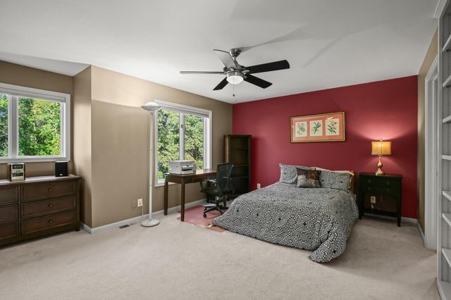 142 Wildwood Bay Drive, Mahtomedi, MN 55115