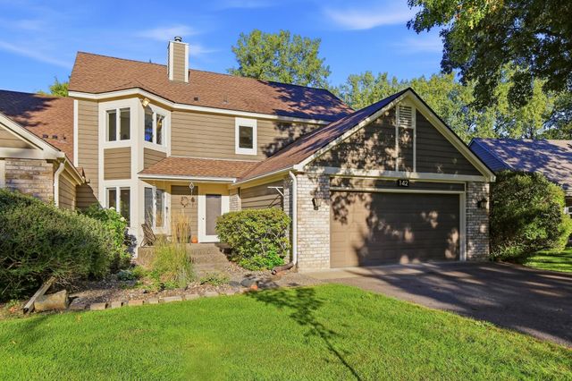 142 Wildwood Bay Drive, Mahtomedi, MN 55115