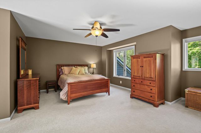 142 Wildwood Bay Drive, Mahtomedi, MN 55115