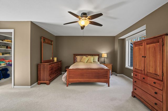 142 Wildwood Bay Drive, Mahtomedi, MN 55115