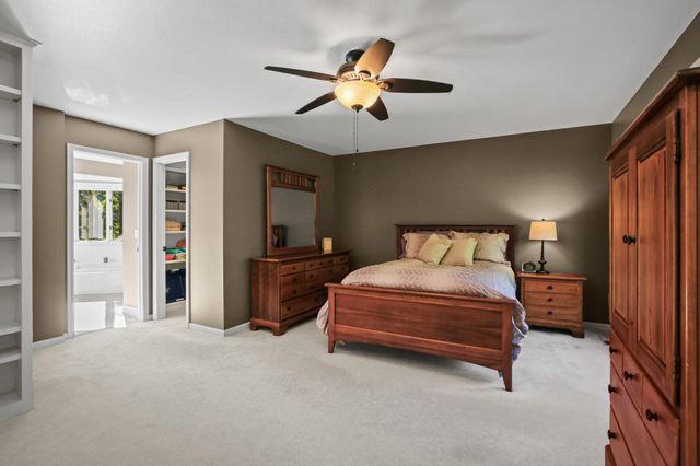 142 Wildwood Bay Drive, Mahtomedi, MN 55115