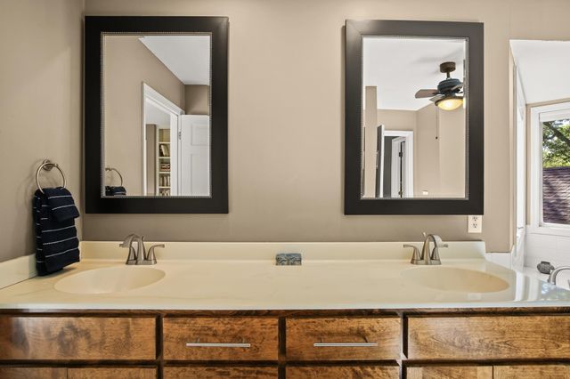 142 Wildwood Bay Drive, Mahtomedi, MN 55115
