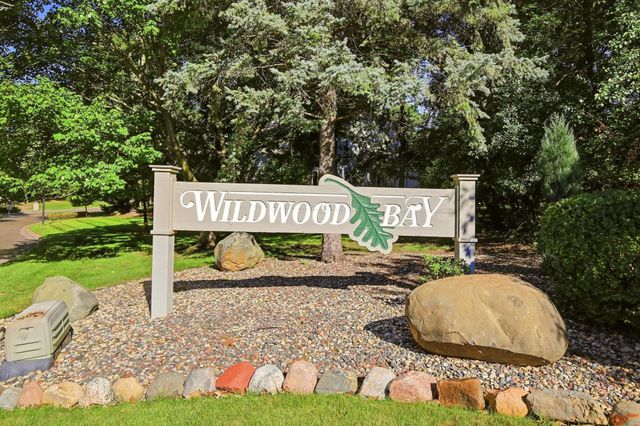 142 Wildwood Bay Drive, Mahtomedi, MN 55115