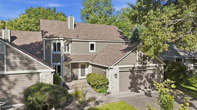 142 Wildwood Bay Drive, Mahtomedi, MN 55115