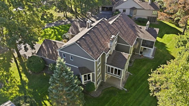 142 Wildwood Bay Drive, Mahtomedi, MN 55115