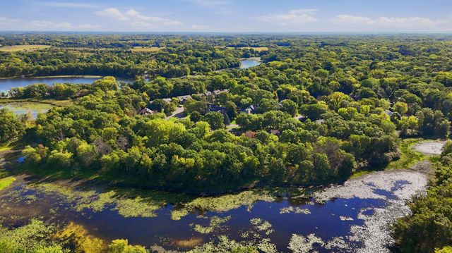 142 Wildwood Bay Drive, Mahtomedi, MN 55115