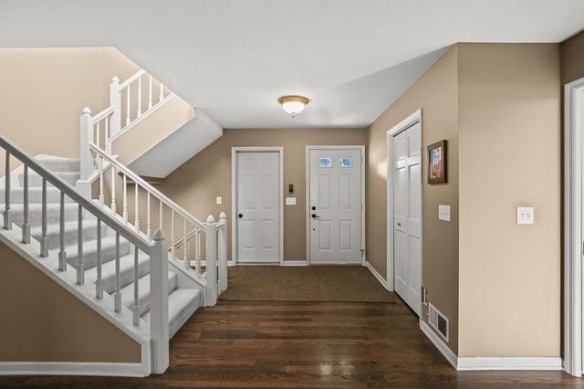 142 Wildwood Bay Drive, Mahtomedi, MN 55115