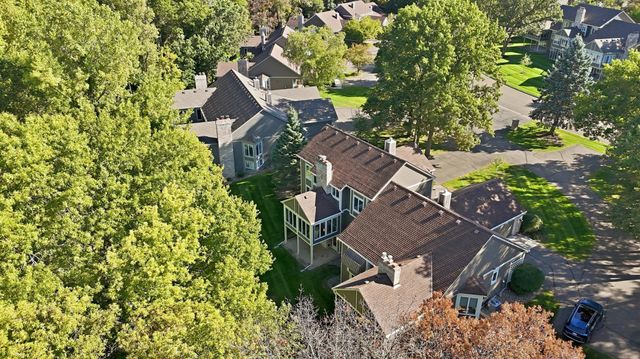142 Wildwood Bay Drive, Mahtomedi, MN 55115