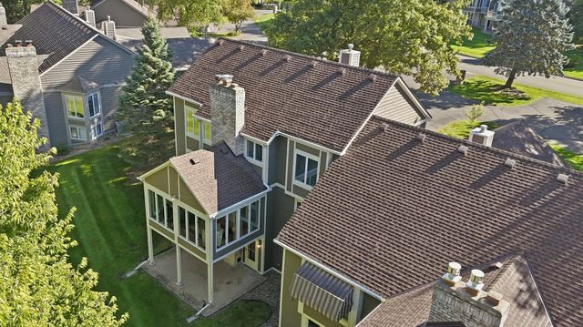 142 Wildwood Bay Drive, Mahtomedi, MN 55115
