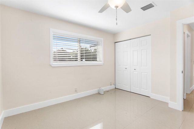 1004 SE 14th Street, Deerfield Beach, FL 33441