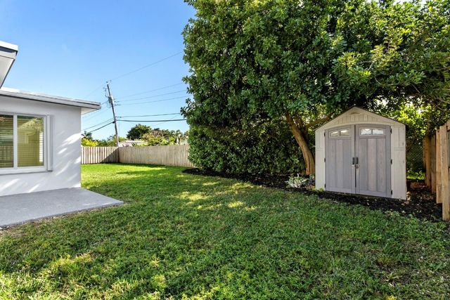 1004 SE 14th Street, Deerfield Beach, FL 33441