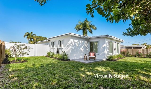 1004 SE 14th Street, Deerfield Beach, FL 33441