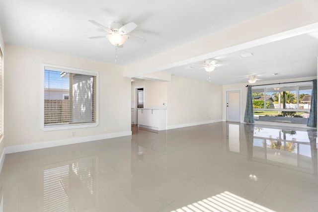 1004 SE 14th Street, Deerfield Beach, FL 33441