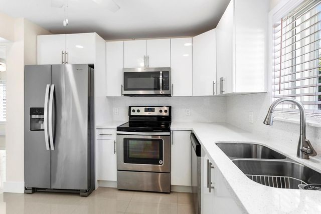 1004 SE 14th Street, Deerfield Beach, FL 33441