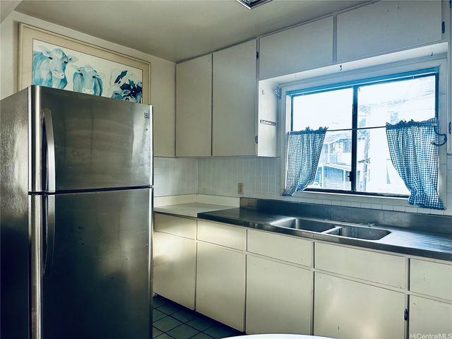 27 Kauila Street, Honolulu, HI 96813