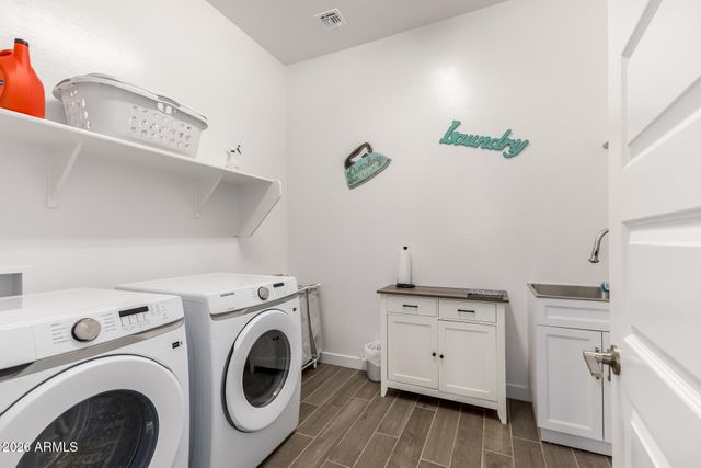 3951 E GOLD MOUNTAIN Avenue, San Tan Valley, AZ 85143