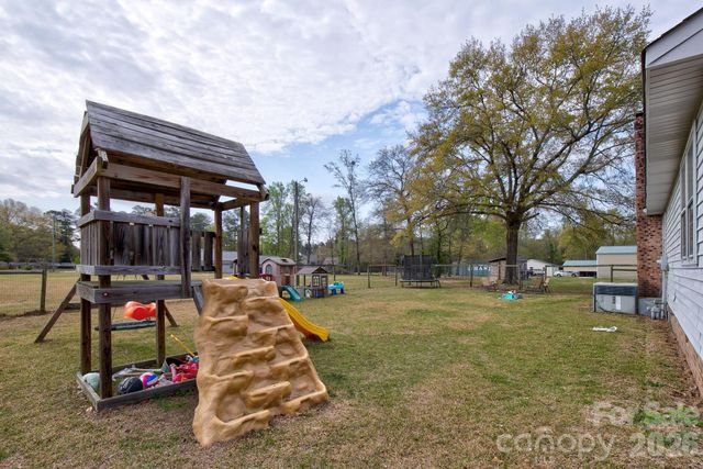4226 Red Maple Road, Kershaw, SC 29067