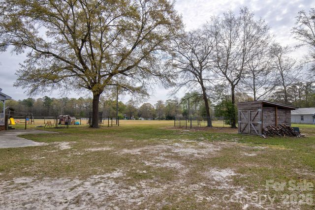 4226 Red Maple Road, Kershaw, SC 29067